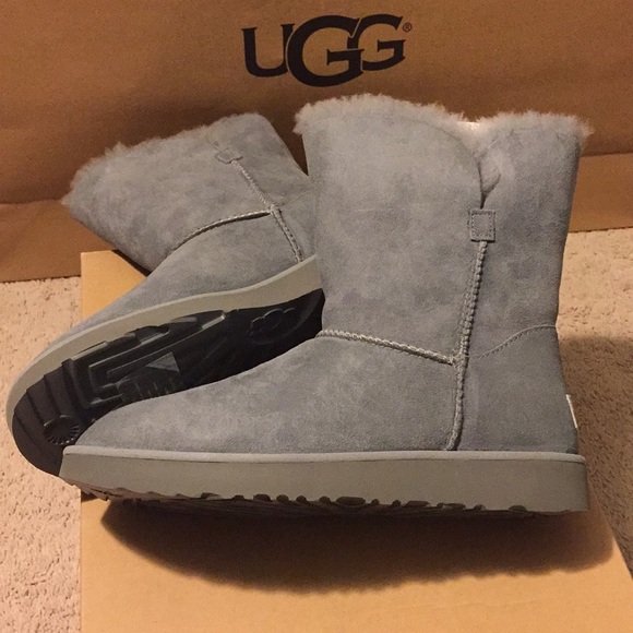 ugg classic cuff short grey